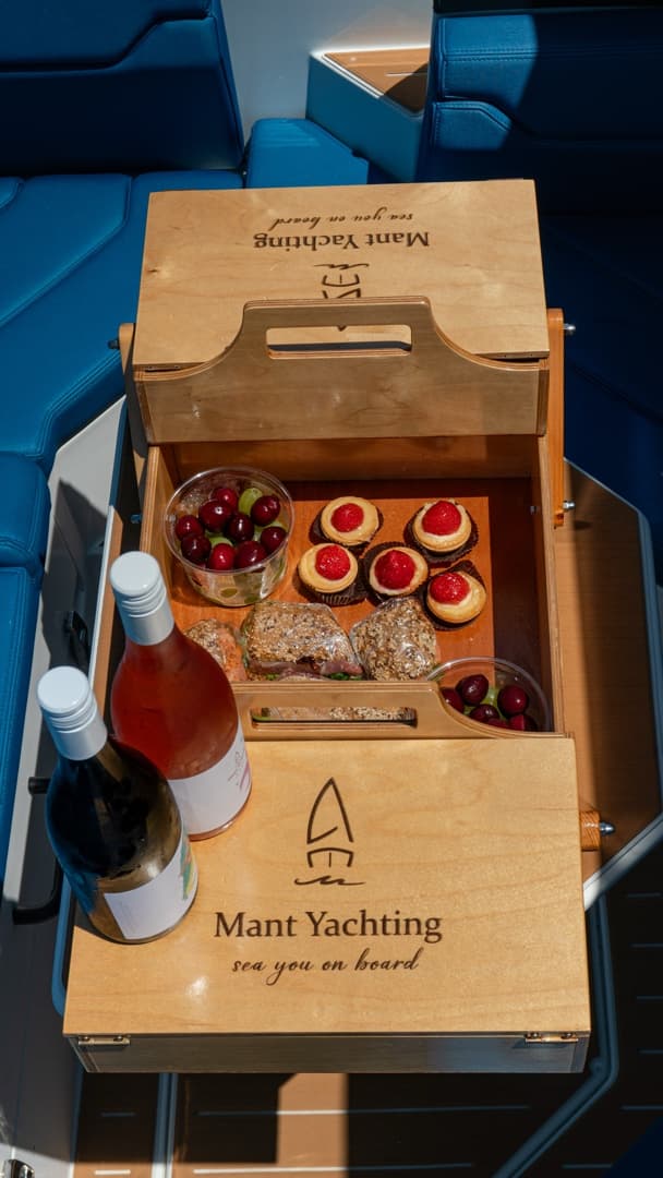 Ronin 35ft • Premium Speedboat Experience • Mykonos, Paros, Koufonisia & More image 3