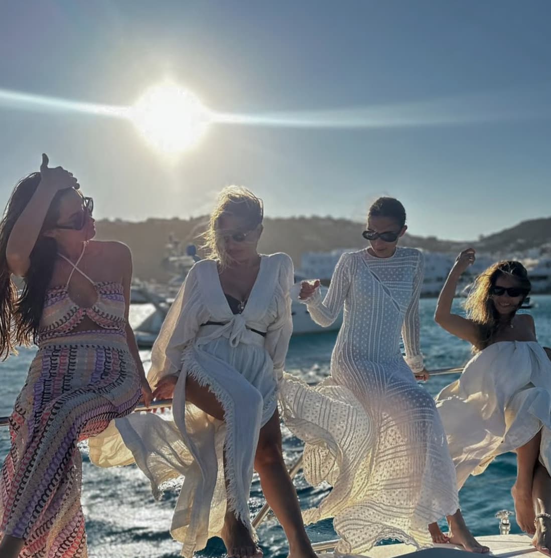 Princess 40 • Premium Mykonos Yacht Day: Delos & Rineia image 2