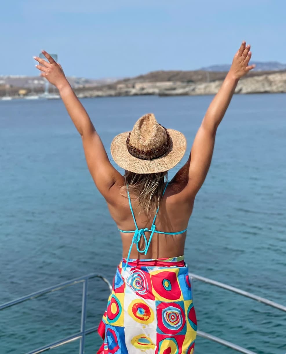 Princess 40 • Premium Mykonos Yacht Day: Delos & Rineia image 3