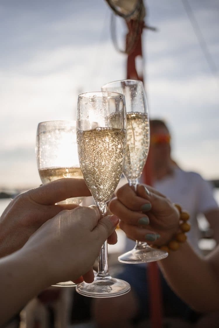 Princess 40 • Premium Mykonos Yacht Day: Delos & Rineia image 4