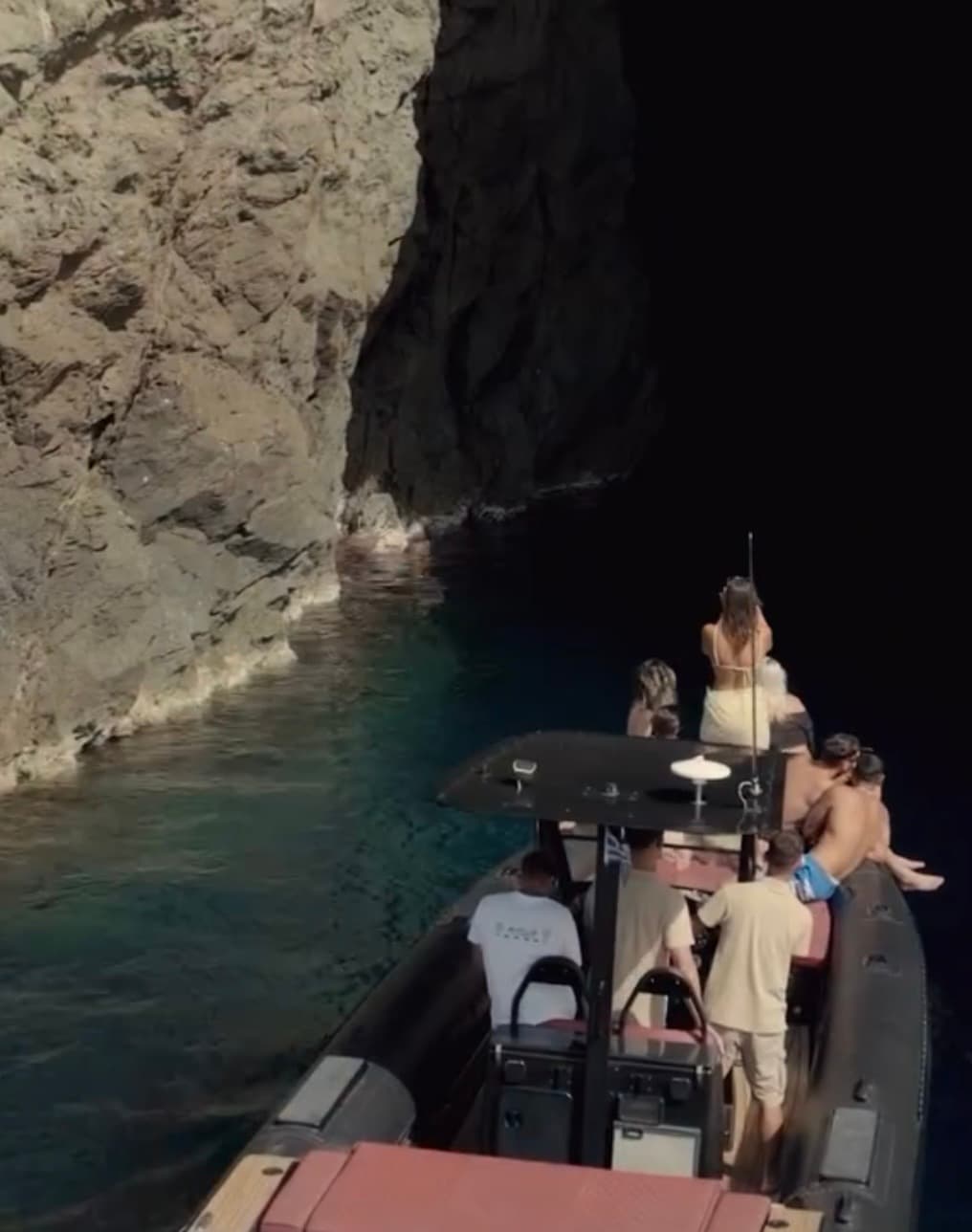 Viper Magnum 10m • Cyclades Sea Adventure: Paros, Naxos & Koufonisia image 6