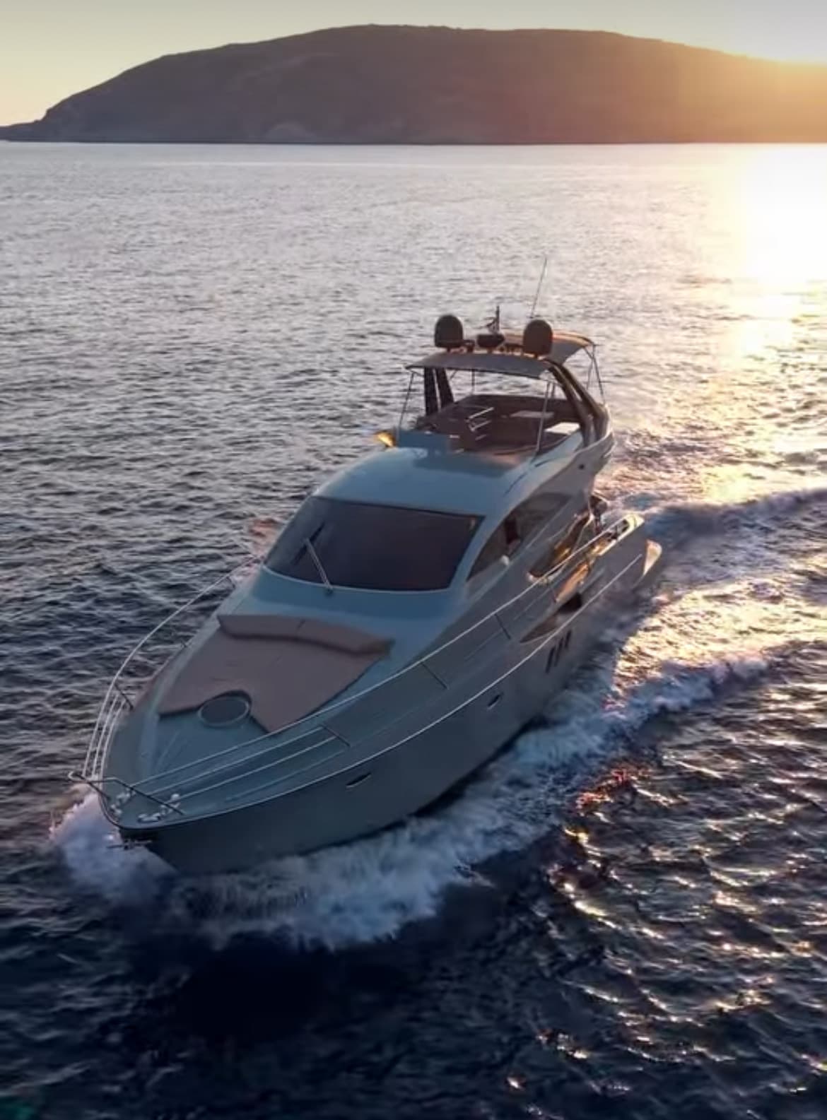 Pershing 40 • Luxury Yacht Cruise: Mykonos Rineia & Delos image 2