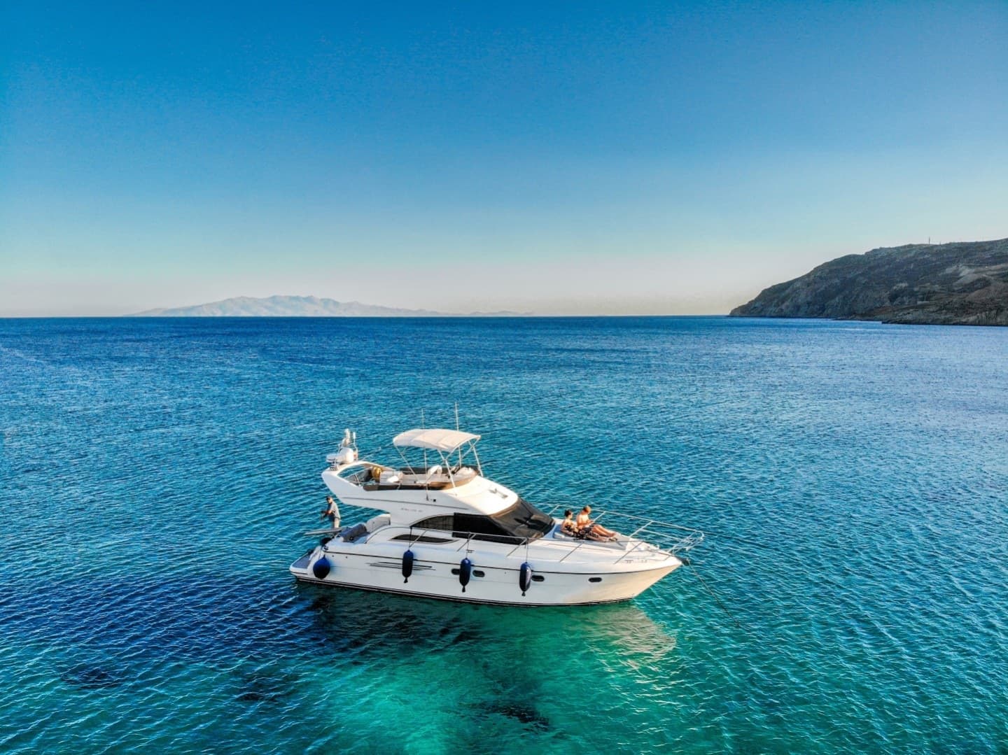 Princess 40 • Premium Mykonos Yacht Day: Delos & Rineia image 1