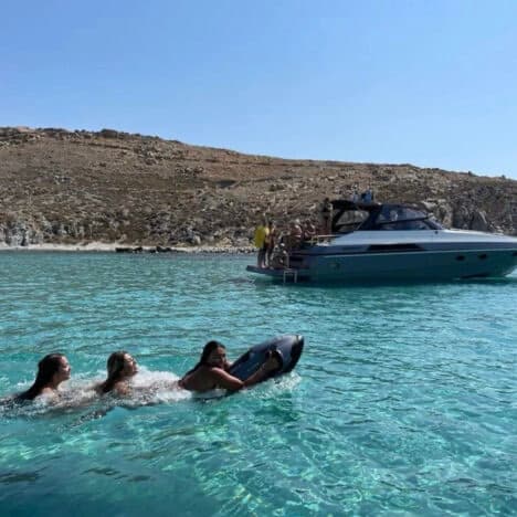 Pershing 40 • Luxury Yacht Cruise: Mykonos Rineia & Delos image 5