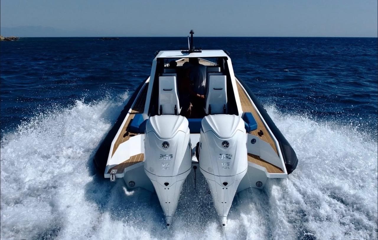 Ronin 35ft • Premium Speedboat Experience • Mykonos, Paros, Koufonisia & More image 10