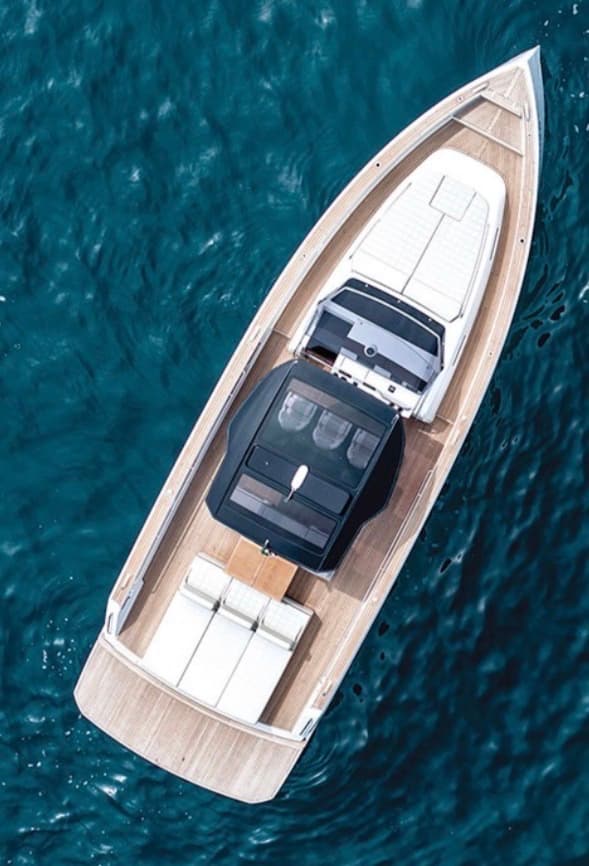 Pardo • Elegant Motorboat Day from Mykonos image 3