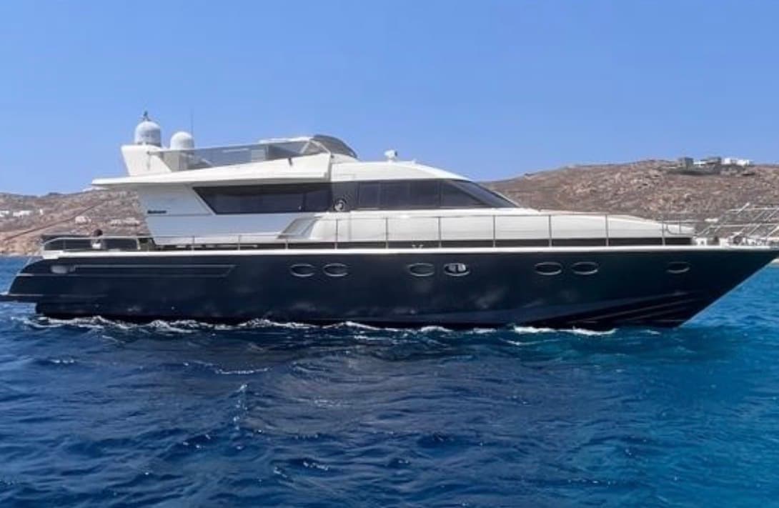 Posillipo • Premium Yacht Cruise: Mykonos, Delos & Rineia image 2