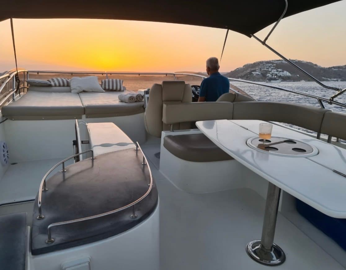 Galeon • Discover Delos, Rineia & Mykonos South Coast image 3